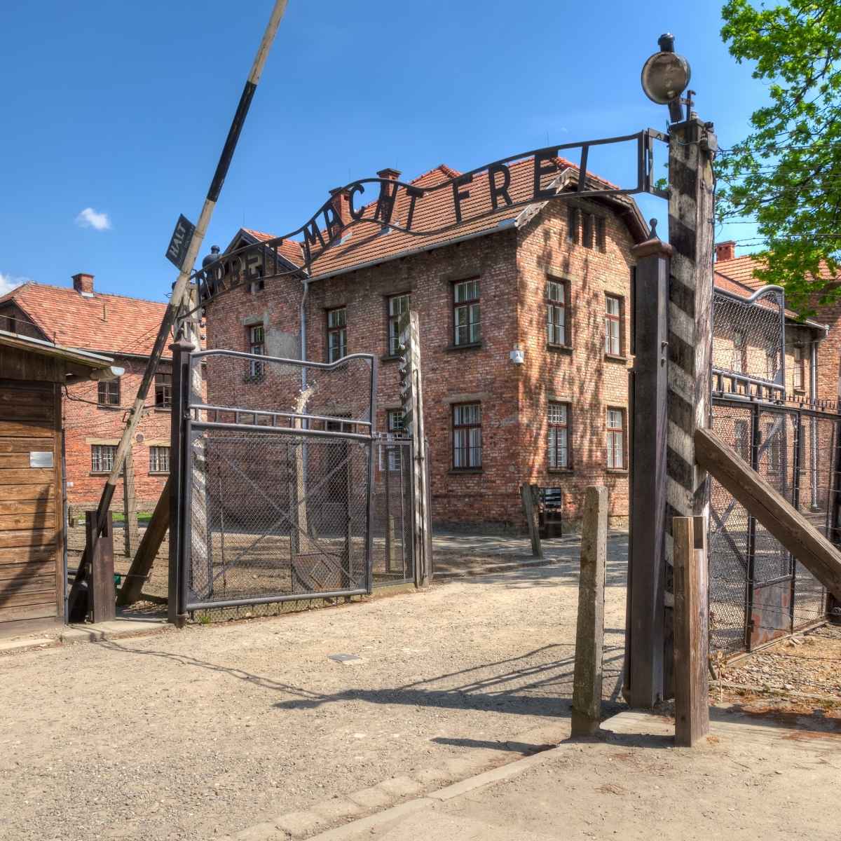 auschwitz-birkenauer tor .