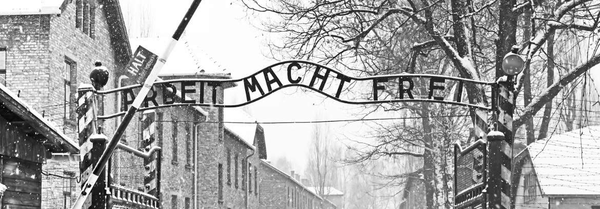 Die Tore der Hölle. Erfahren Sie mehr über das Tor zu Auschwitz I